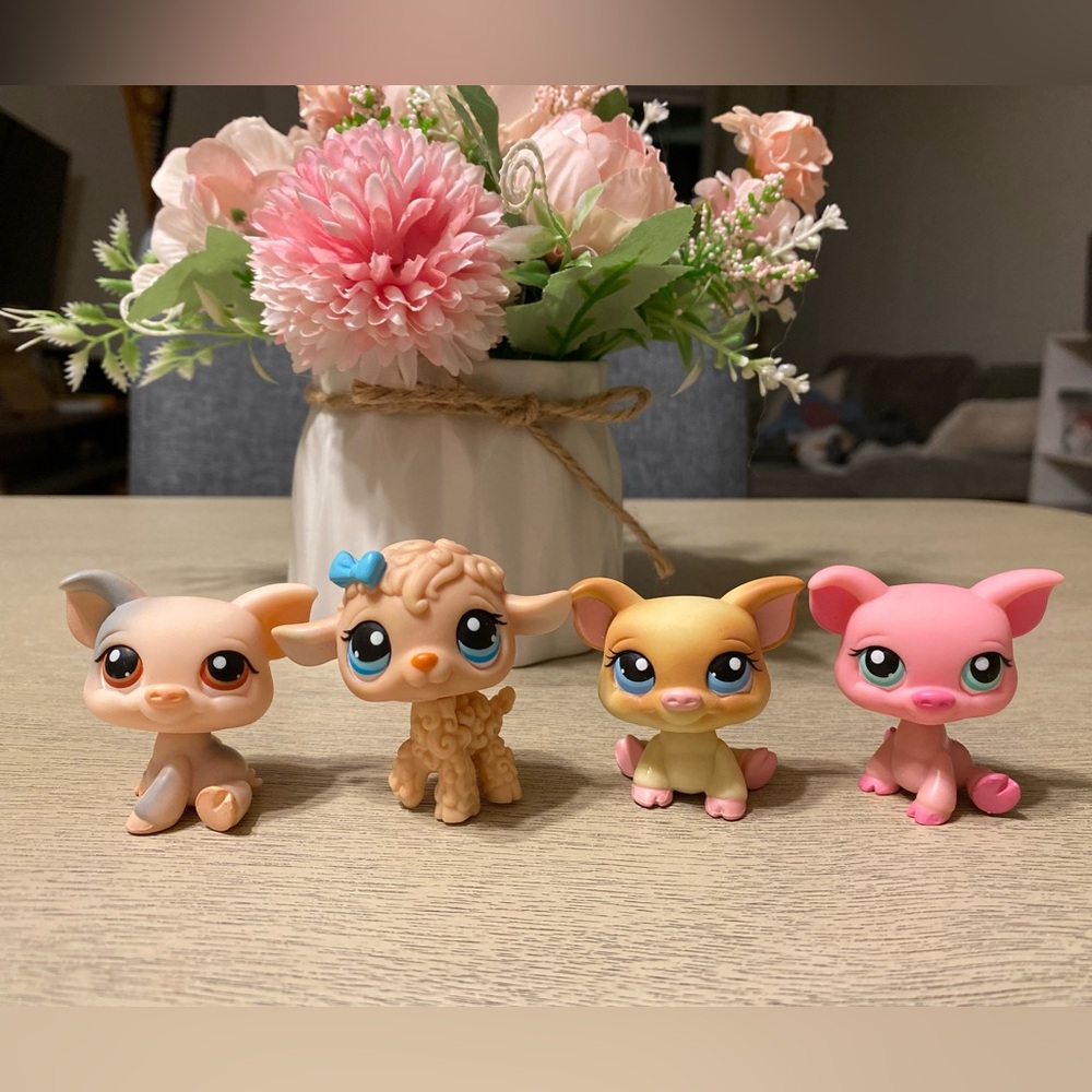 ❌SOLD❌ Lot of 4 Littlest Pet Shop Farm Animals